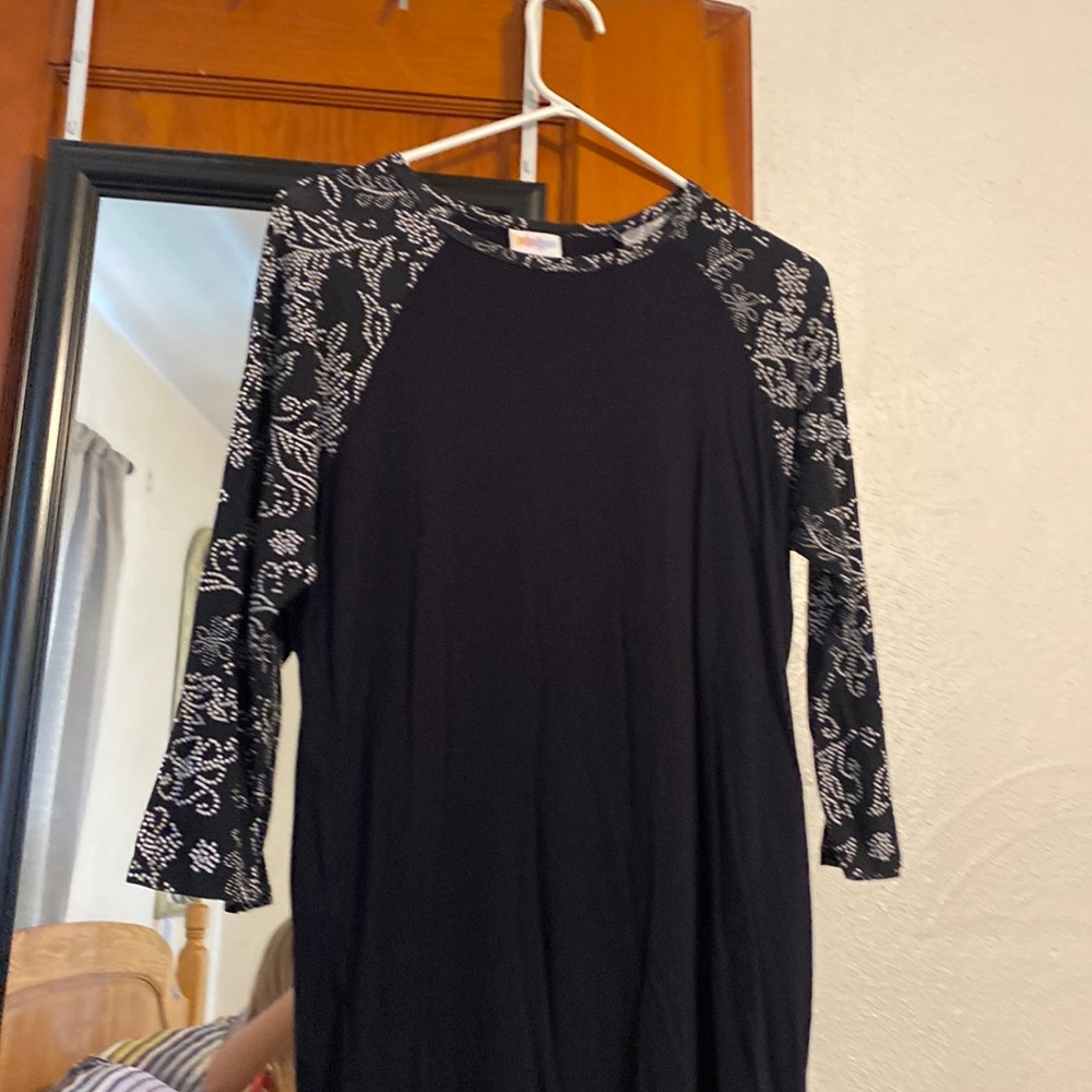 Lula roe size small top!